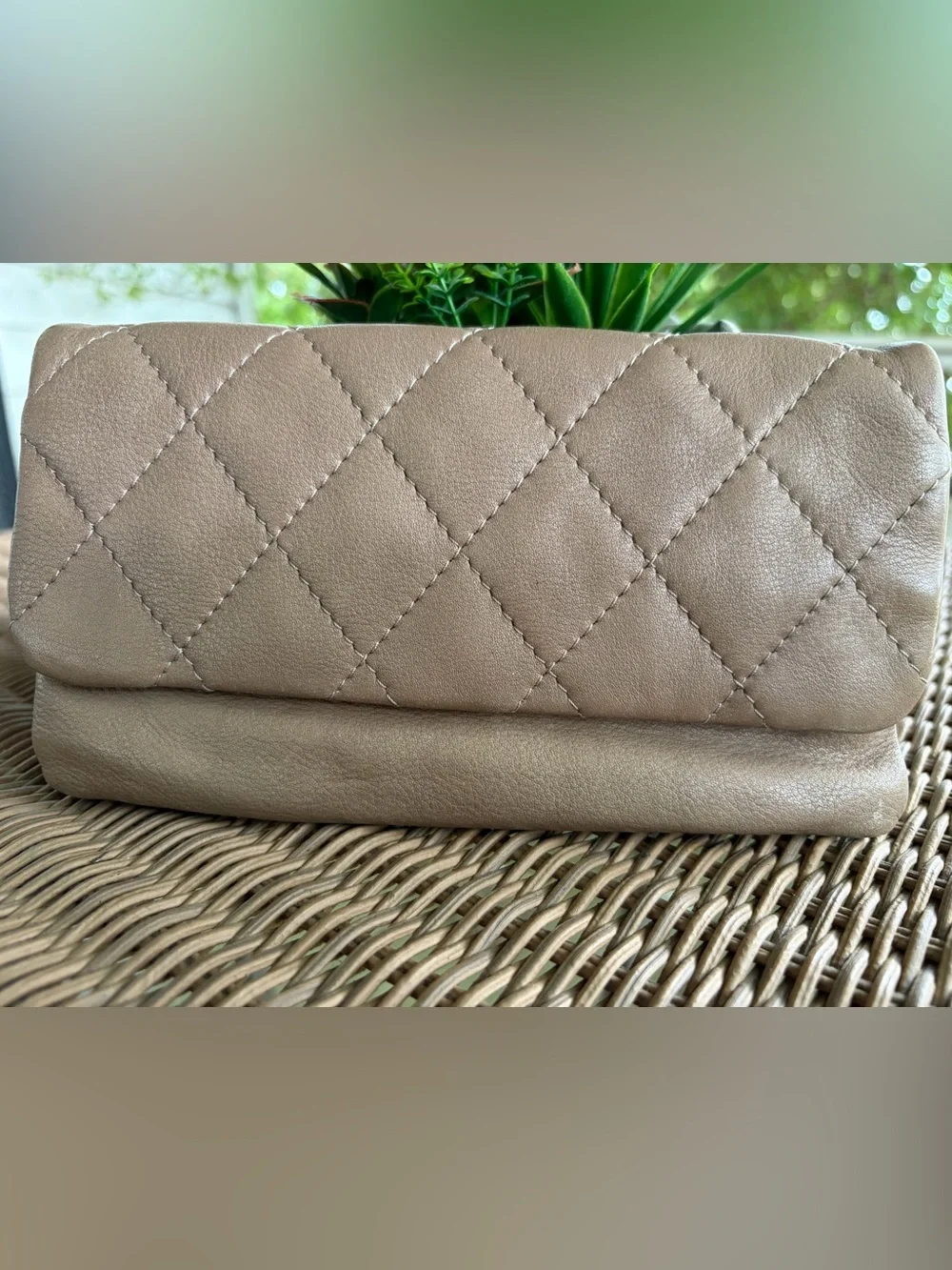 Hobo Quilted Leather Wallet in Taupe